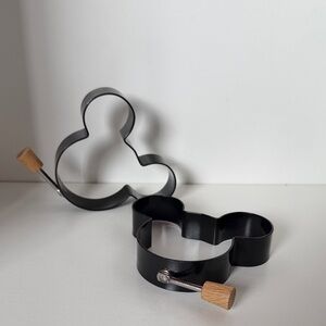 Disney Mickey Mouse Pancake & Egg Ring Molds - Black with Wooden Handles - EUC